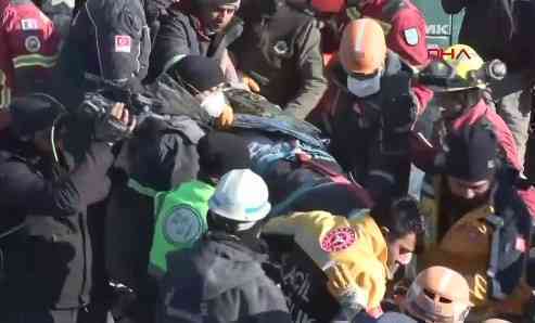 ČUDO U TURSKOJ: Dvojica braće spasena posle OSAM dana od zemljotresa! (VIDEO)